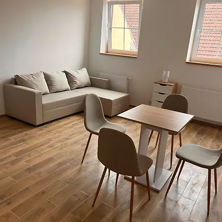 Za Kostelem Apartament Husinetz